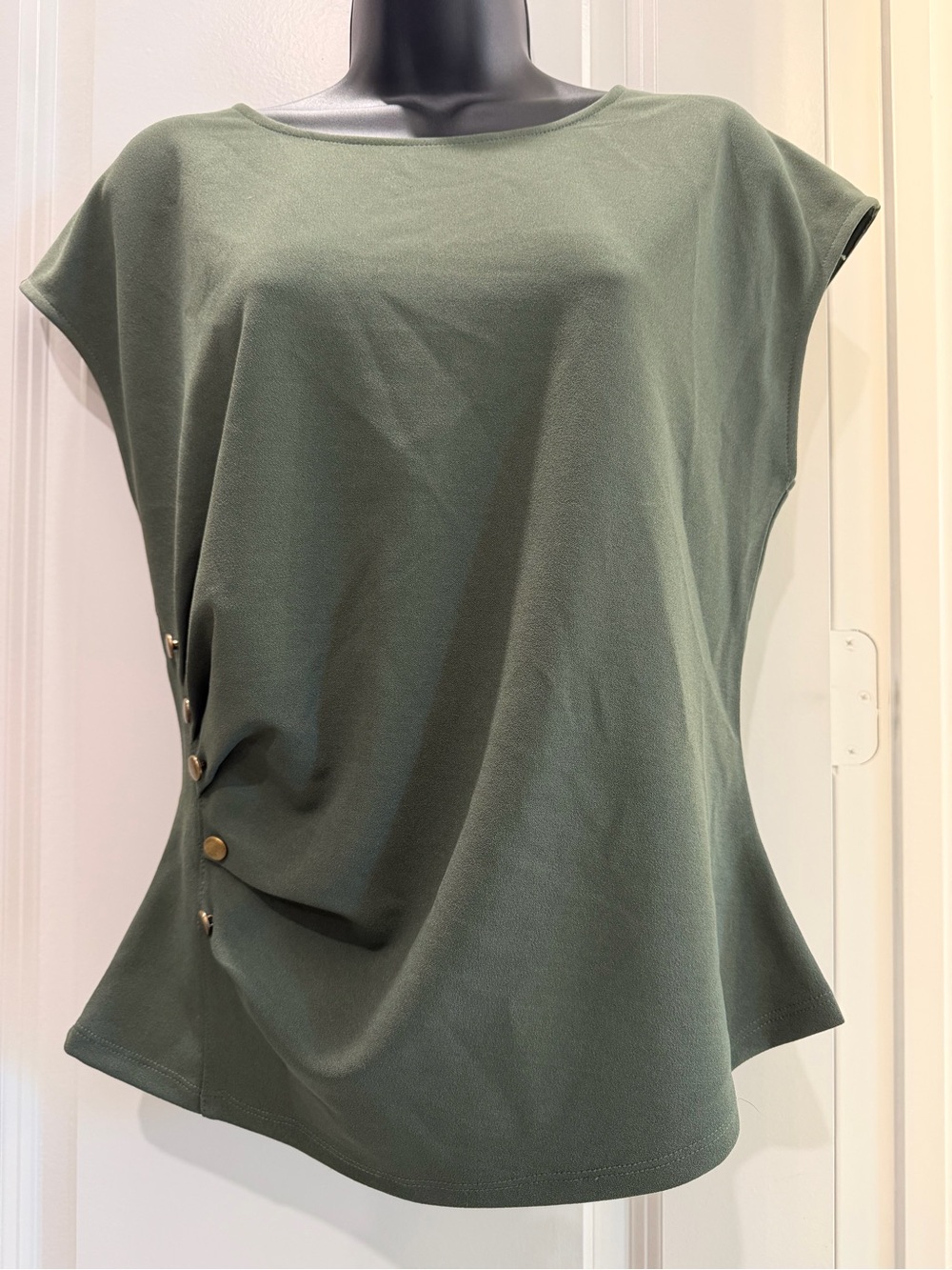 MELLŌDAY Olive Green Ruched Side Button Blouse Top M
